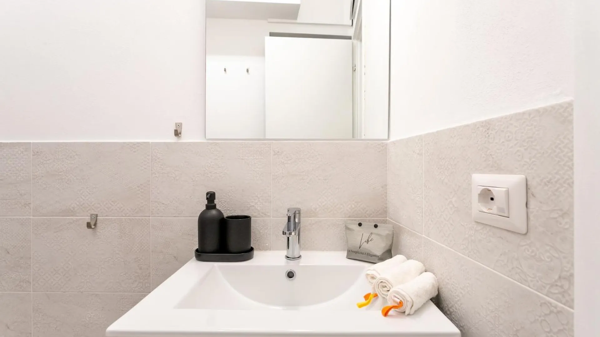 Appartement Co99- Large Studio Lanzone Milaan Italië