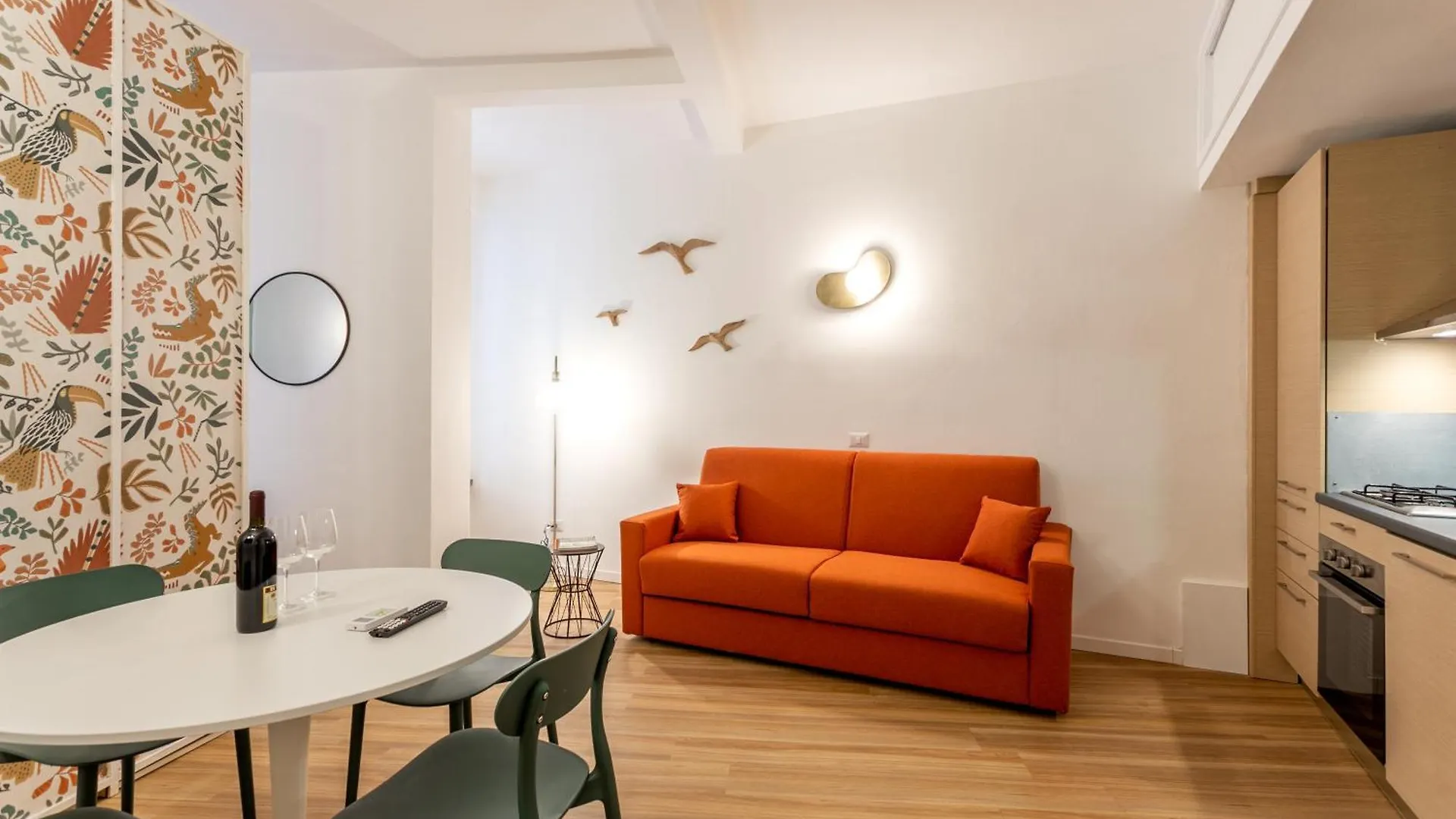 Co99- Large Studio Lanzone Milaan 0*,