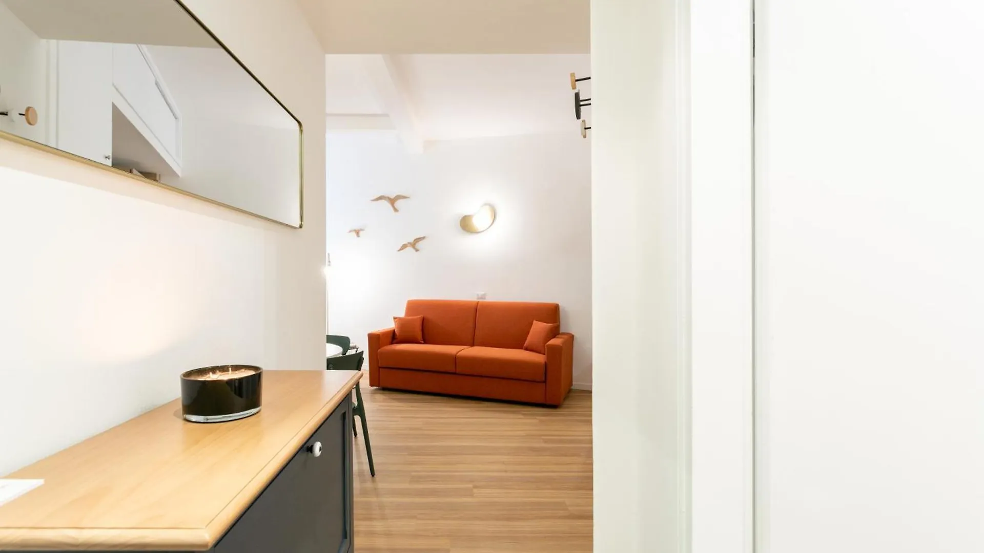 Co99- Large Studio Lanzone Milaan